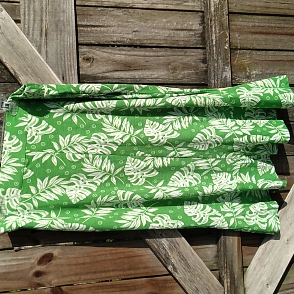 Nwt Kelly Green Print Skirt (1X) - Picture 8 of 10